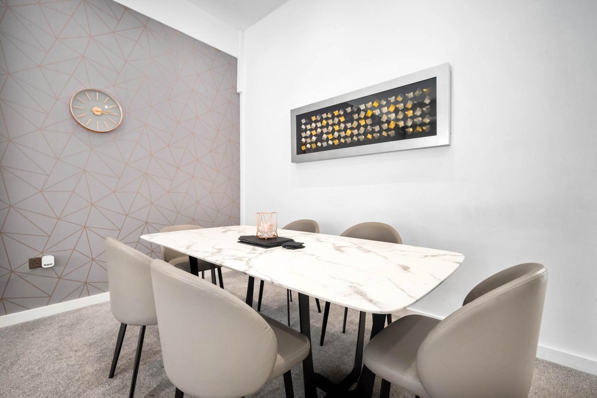 Apartamento Luxury - Secure Parking - Gated Development - Near Jq & Centre - Rated - Flower - 12sh *